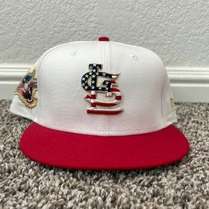 Used St. Louis Cardinals size 7 5/8